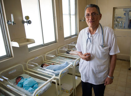 Dr. Hermann Silva, M.D Chief of Neonatology